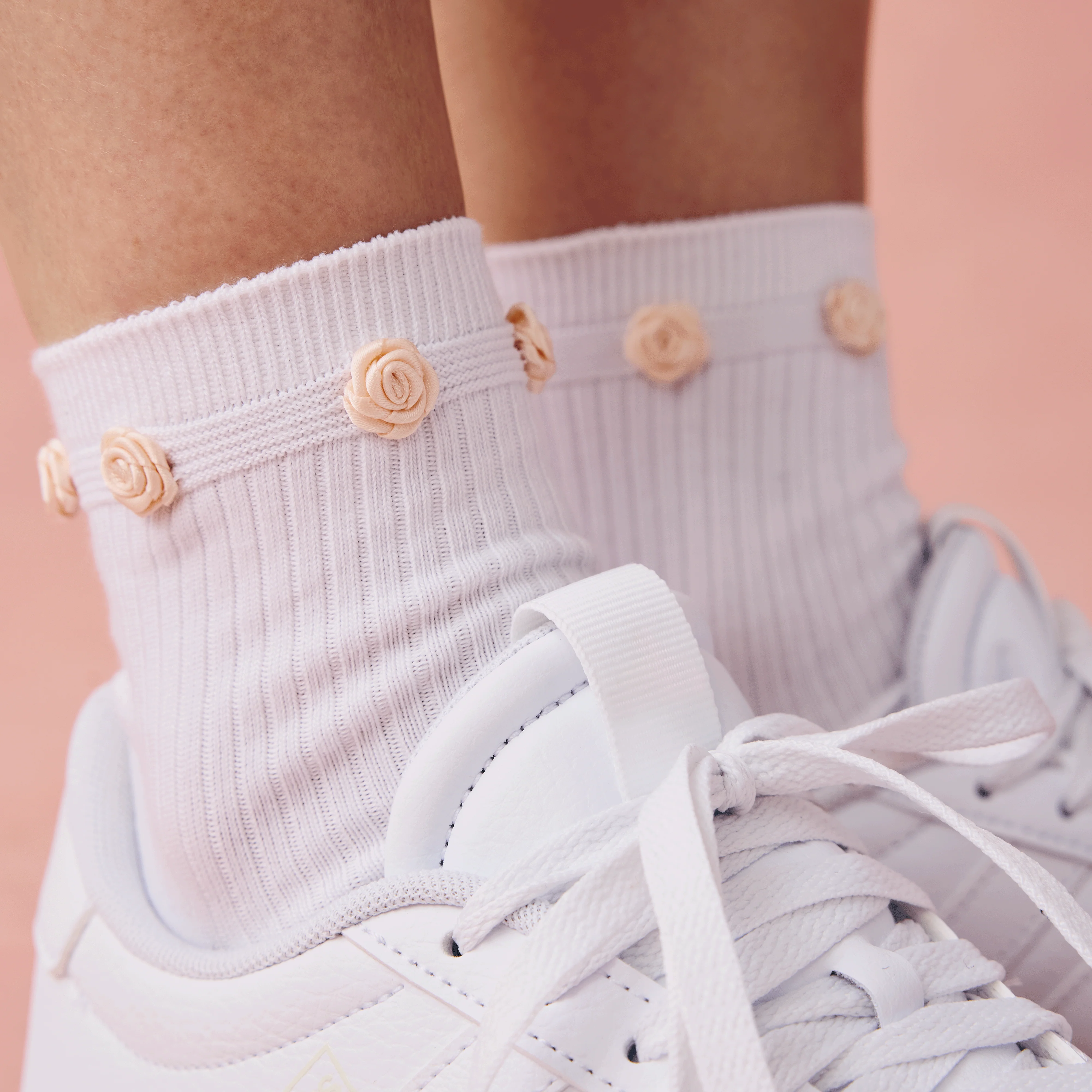 Women's Rosette True Rib Quarter Socks - Image 10